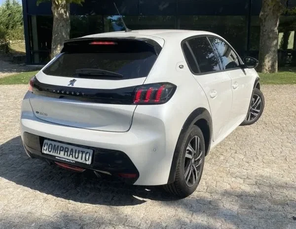 Peugeot e-208 100% elétrico completo